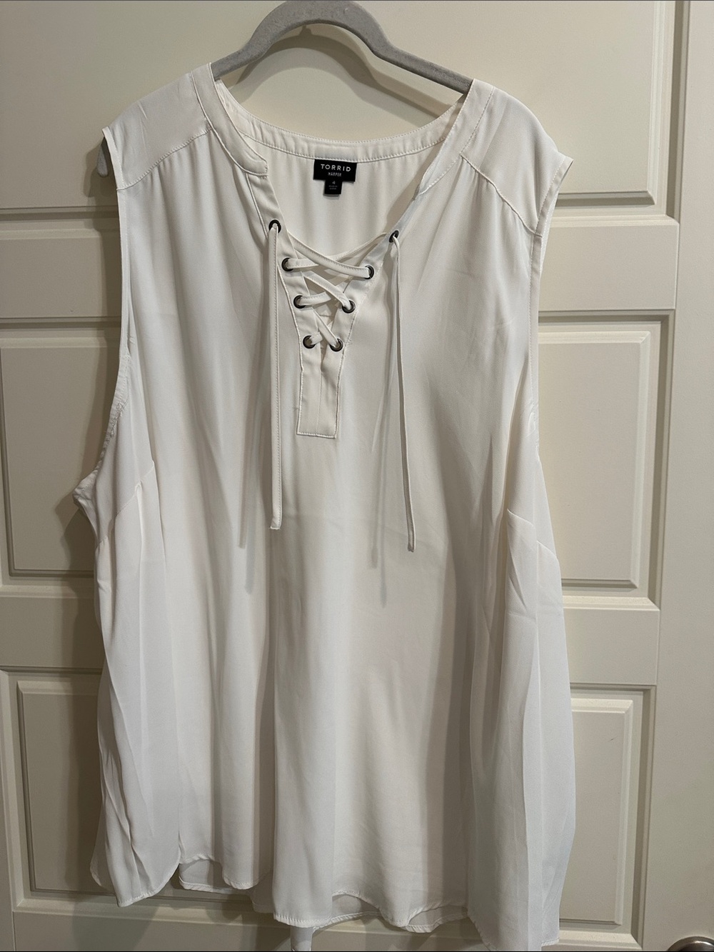torrid like new Harper White Lace-Up V-Neck Sleeveless Blouse
